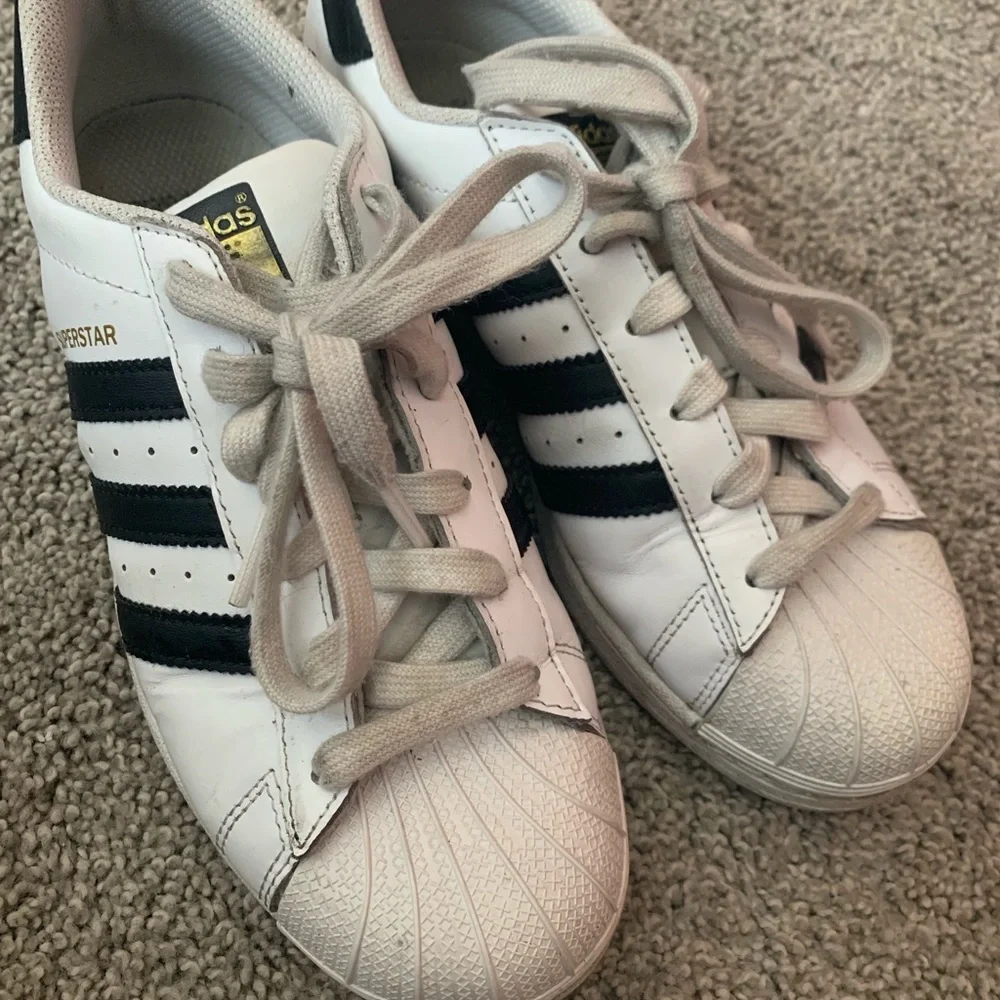 Adidas Superstar size 7.5